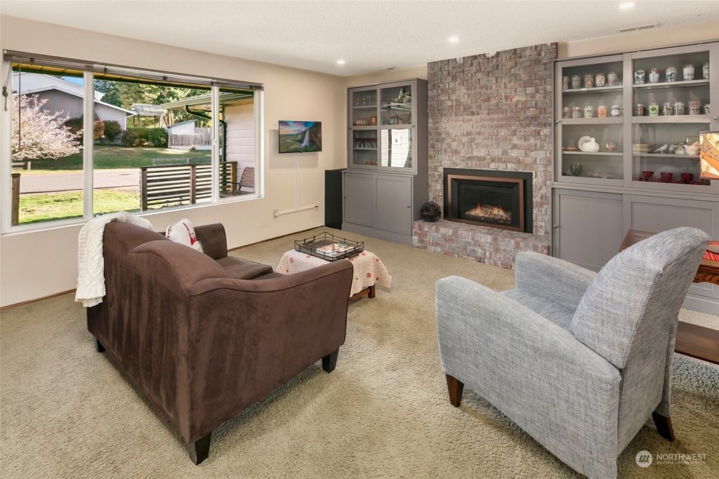 Photo of 10524 21st Avenue SE, Everett, WA 98208 (MLS # 2180679)