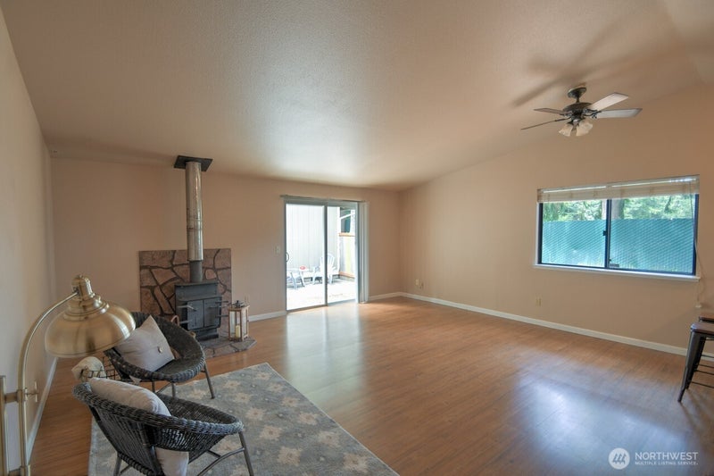 571 Malibu Drive SE