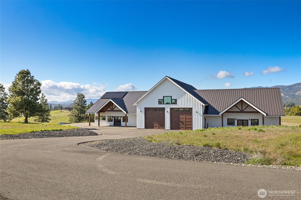 Photo of 731 Horse Jump Dr, Cle Elum, WA 98922 (MLS # 2514080)