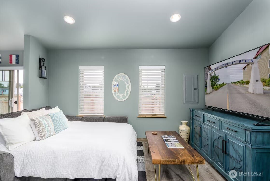 106 Sid Snyder Drive E