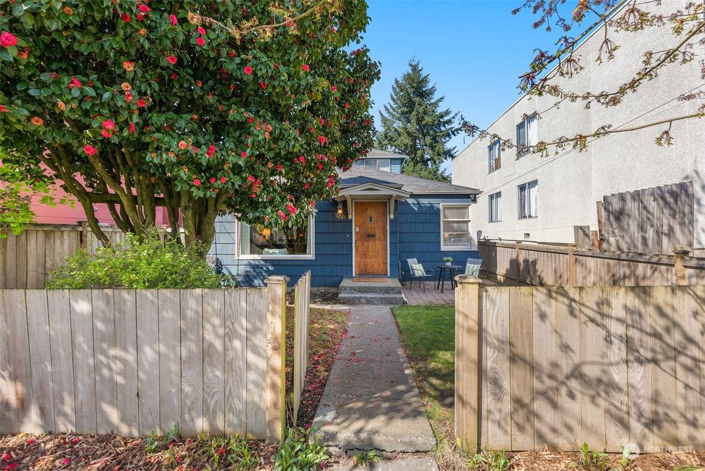 Photo of 9221 17th Avenue SW, Seattle, WA 98106 (MLS # 2211905)