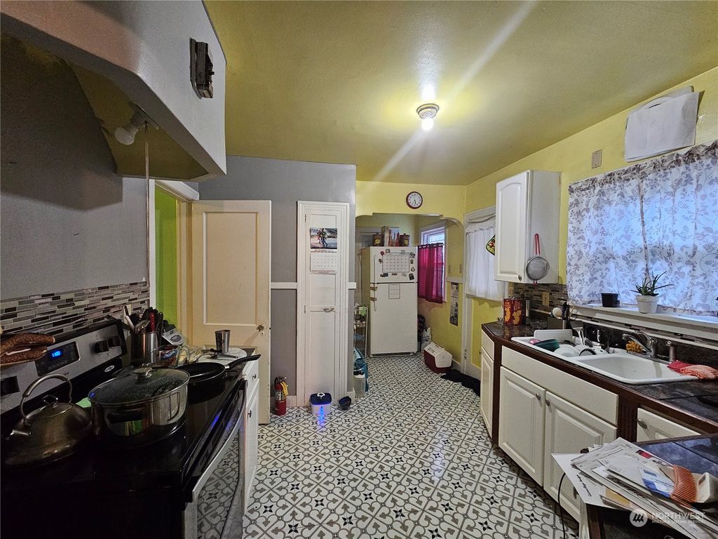 Photo of 3221 36th Ave Ave S, Seattle, WA 98144 (MLS # 2185629)