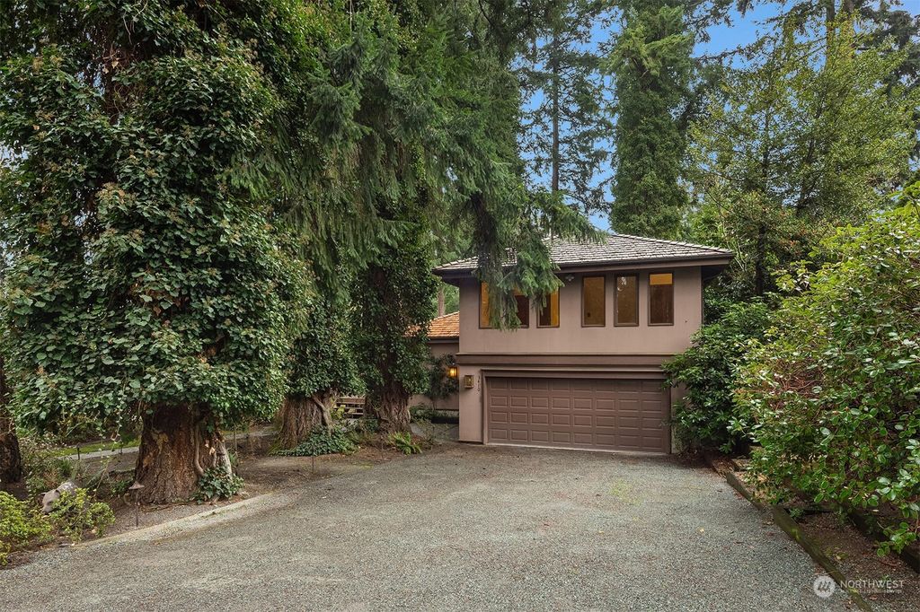 Photo of 3410 74th Avenue SE, Mercer Island, WA 98040 (MLS # 2139598)
