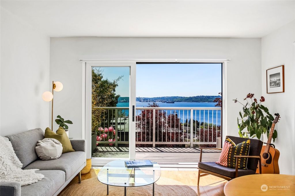 Photo of 515 W Olympic Place #1, Seattle, WA 98119 (MLS # 2238278)