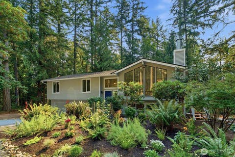 Photo of 25120 SE 14th Street, Sammamish, WA 98075 (MLS # 2571217)