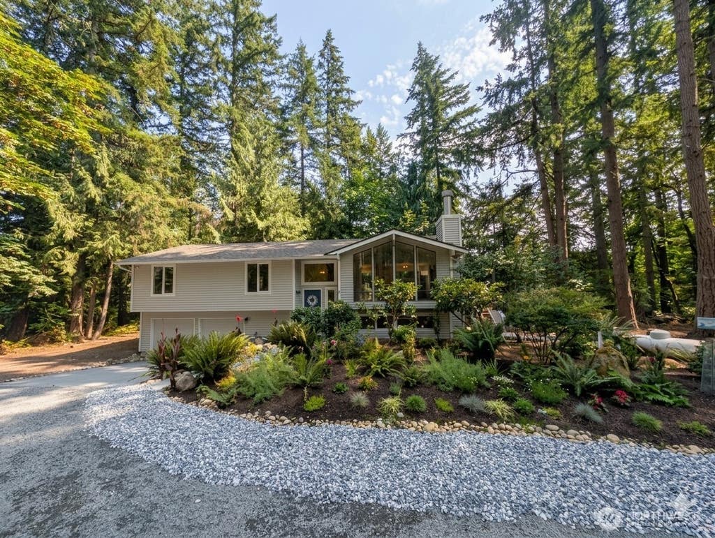 Photo of 25120 SE 14th Street, Sammamish, WA 98075 (MLS # 2571217)