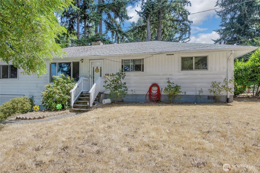 Photo of 28846 34th Avenue S, Auburn, WA 98001 (MLS # 2416697)