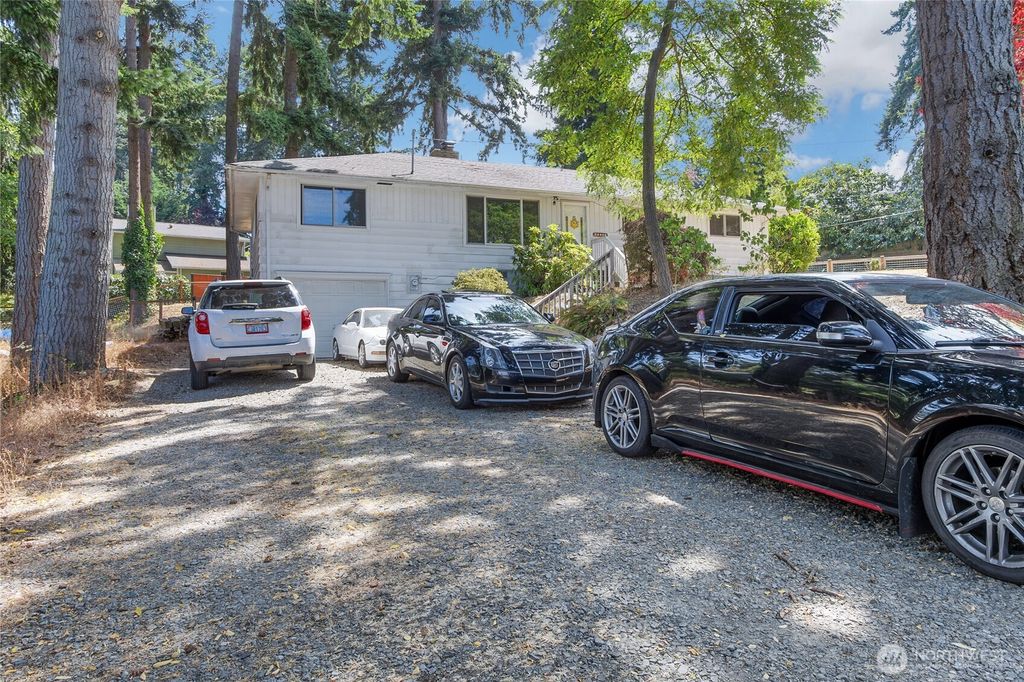 Photo of 28846 34th Avenue S, Auburn, WA 98001 (MLS # 2416697)