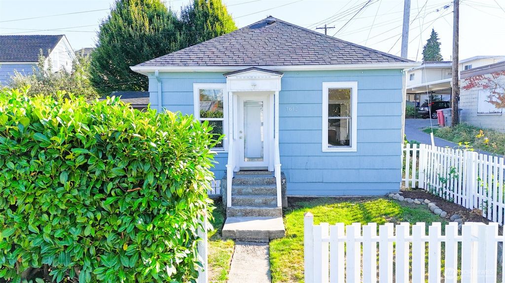 Photo of 1612 21st Street, Everett, WA 98201 (MLS # 2435882)
