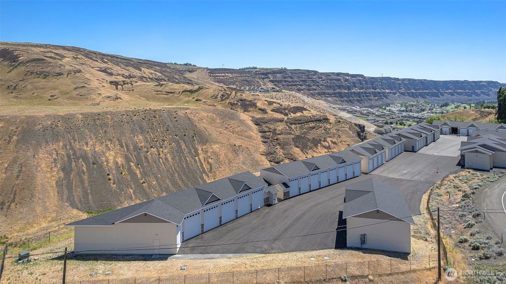 Photo of 9967 W.8 Road NW #G-41, Quincy, WA 98848 (MLS # 2458133)