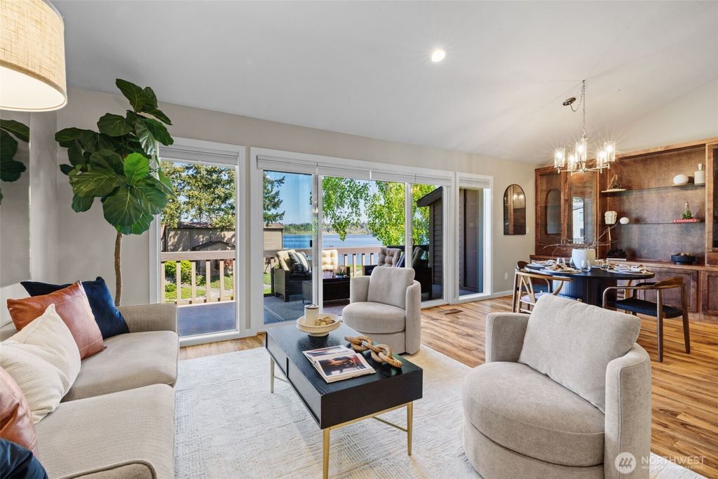 Photo of 17434 NE 40Th Place #C-5, Redmond, WA 98052 (MLS # 2498421)