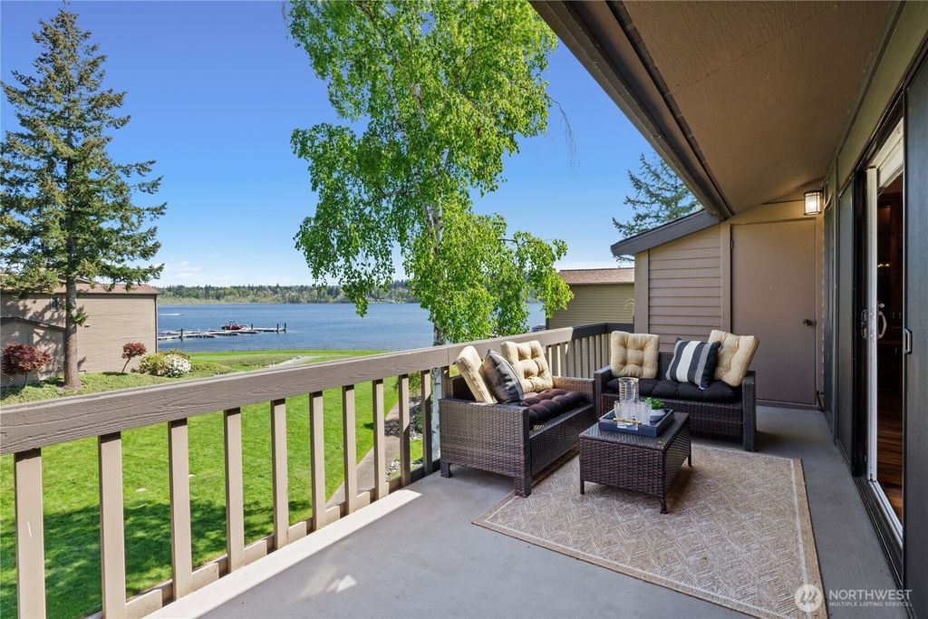 Photo of 17434 NE 40Th Place #C-5, Redmond, WA 98052 (MLS # 2498421)