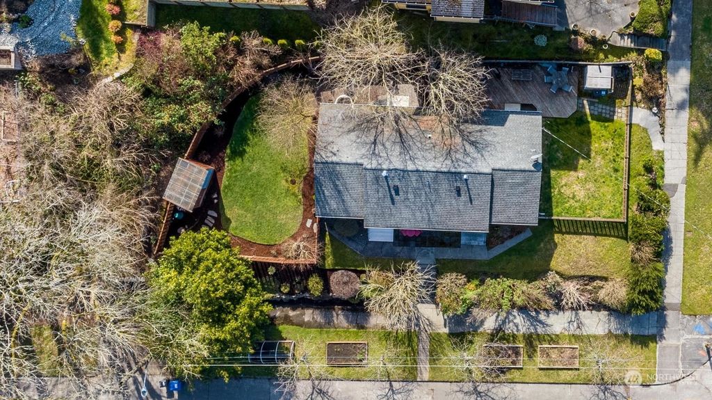 Photo of 2907 E Olive Street, Seattle, WA 98122 (MLS # 2041787)