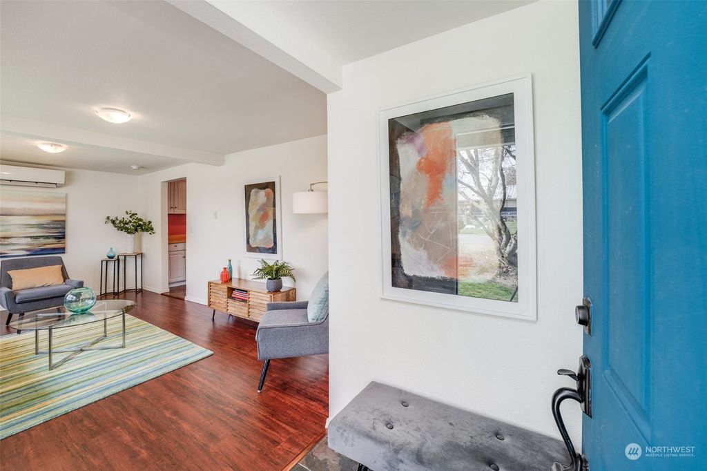 Photo of 10033 19th Avenue SW, Seattle, WA 98146 (MLS # 2220544)