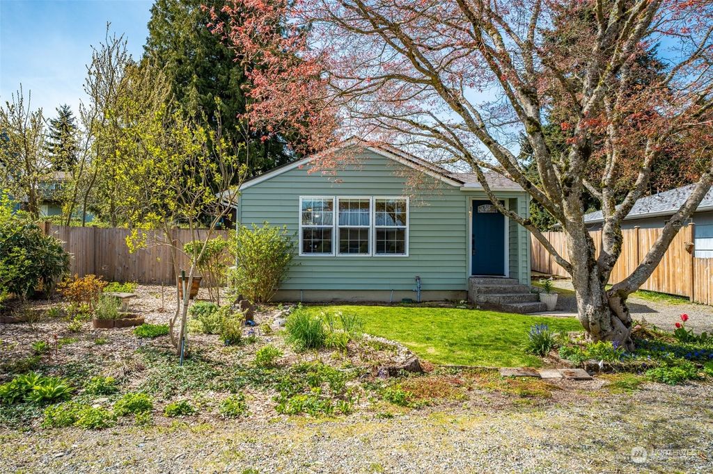 Photo of 10033 19th Avenue SW, Seattle, WA 98146 (MLS # 2220544)
