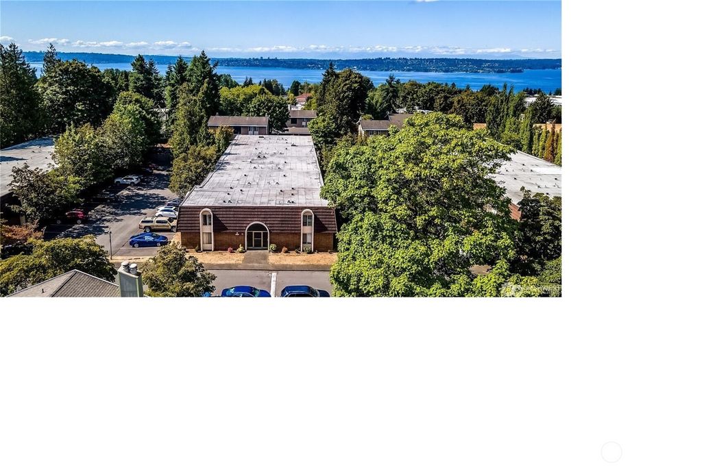 Photo of 11010 NE 68th Street #620, Kirkland, WA 98033 (MLS # 2354168)