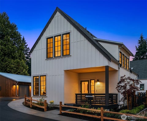 Photo of 2218 NE 125th Street, Seattle, WA 98125 (MLS # 2545024)