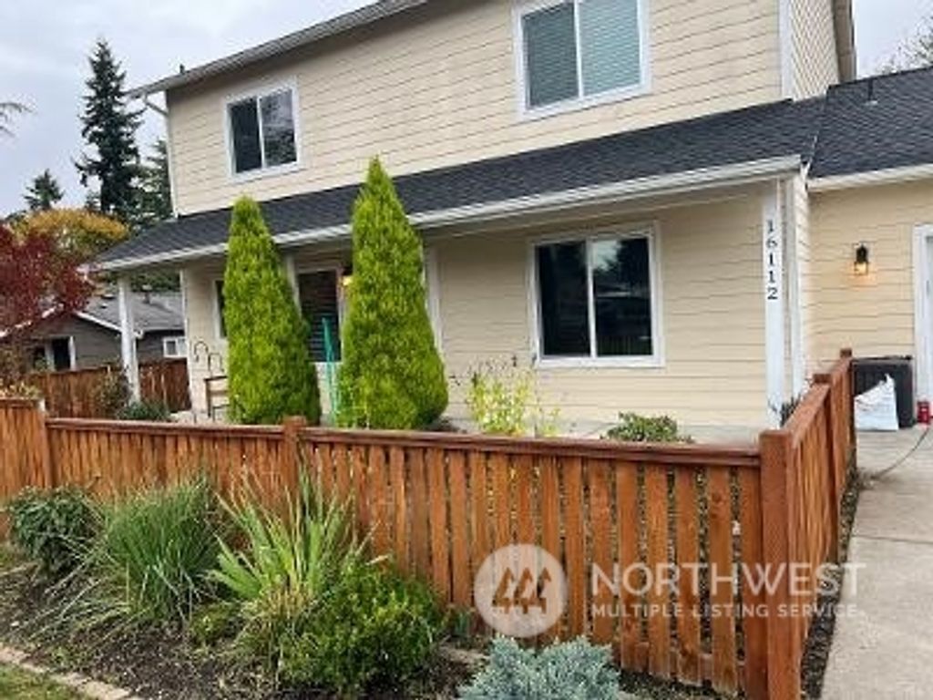 Photo of 16112 121st Avenue SE, Renton, WA 98058 (MLS # 2013031)