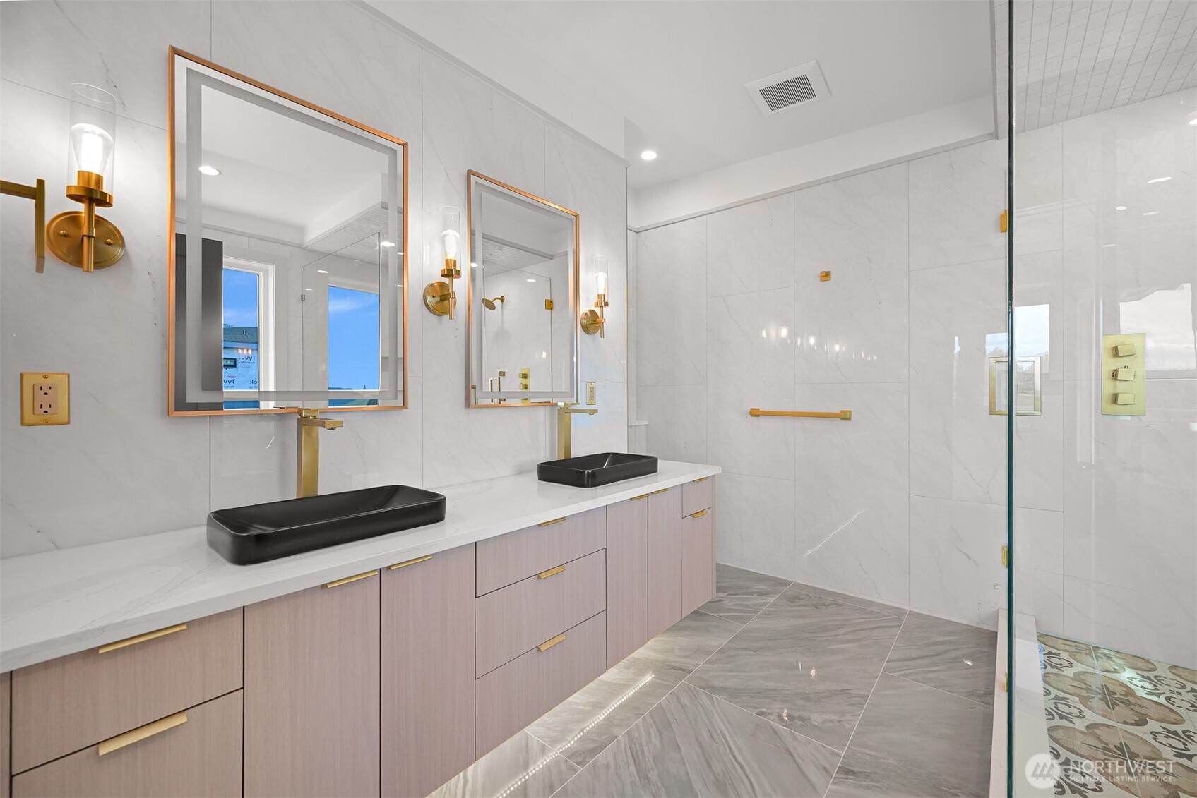 Anacortes, Washington, 98221, United States, 3 Bedrooms Bedrooms, ,4 BathroomsBathrooms,Residential,Active,2030063