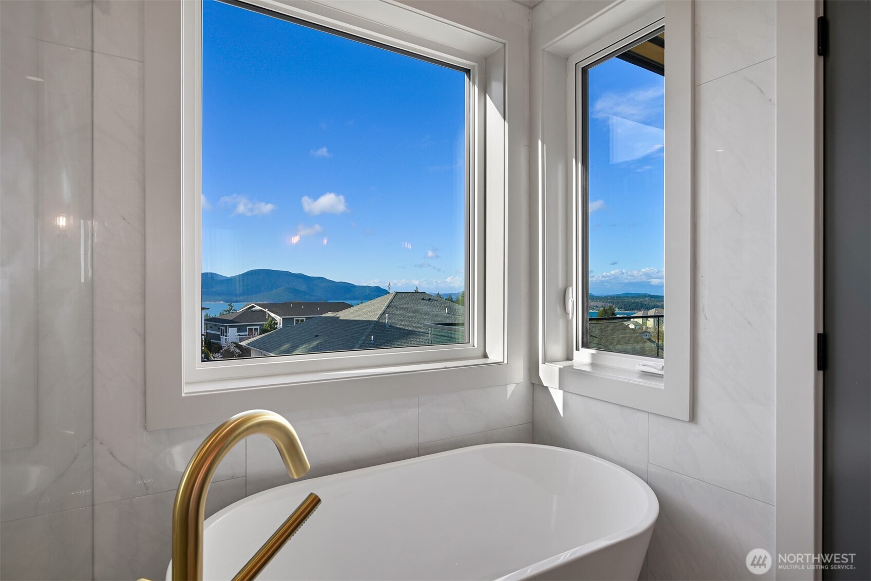 Anacortes, Washington, 98221, United States, 3 Bedrooms Bedrooms, ,4 BathroomsBathrooms,Residential,Active,2030063