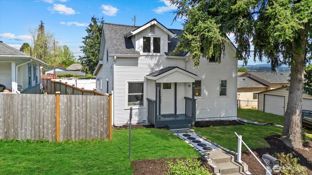 Photo of 3715 22nd Street, Everett, WA 98201 (MLS # 2368784)