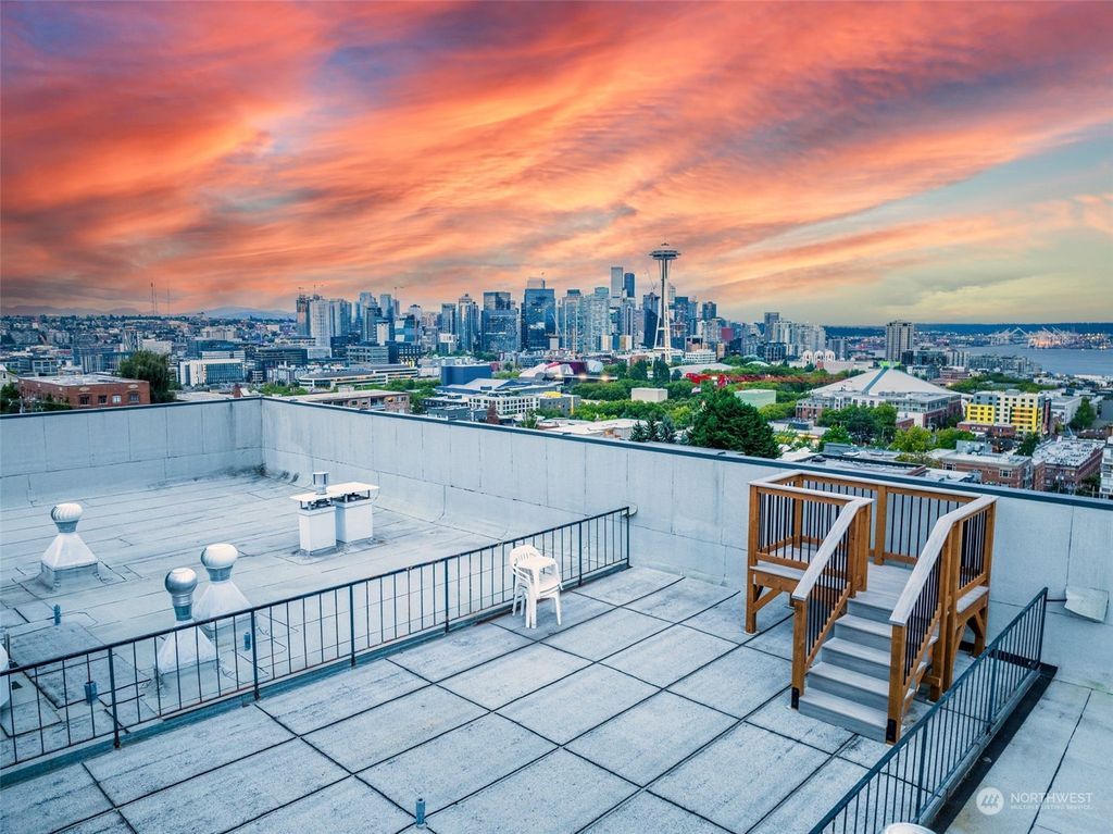 Photo of 1001 Queen Anne Avenue N #505, Seattle, WA 98109 (MLS # 2132650)