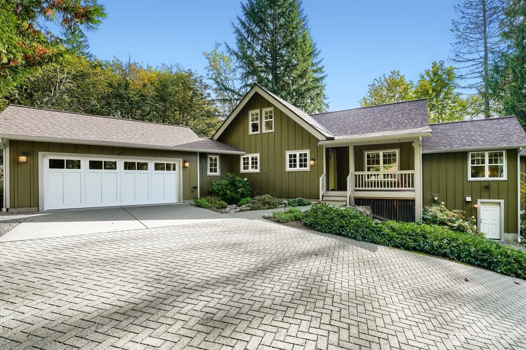 Photo of 19150 SE May Valley Road, Issaquah, WA 98027 (MLS # 2591856)