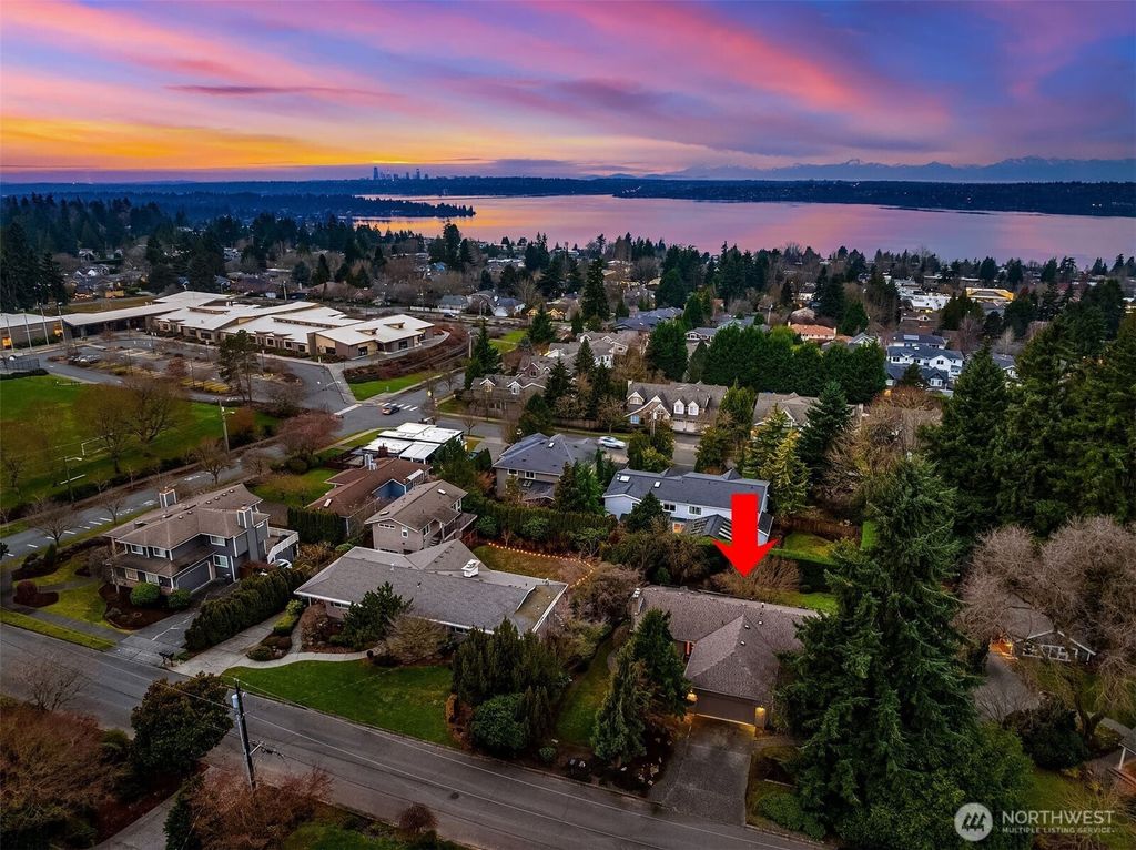 Photo of 6507 113th Avenue NE, Kirkland, WA 98033 (MLS # 2505482)