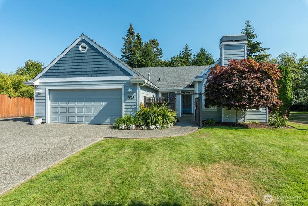 Photo of 4603 San Juan Avenue, Anacortes, WA 98221 (MLS # 2573663)