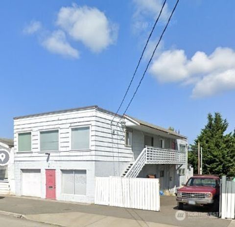 Photo of 320 NW 85th Street, Seattle, WA 98117 (MLS # 2483135)