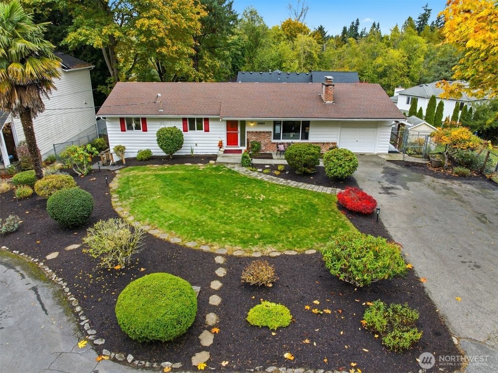 Photo of 12664 NE 87th Street, Kirkland, WA 98033 (MLS # 2470213)