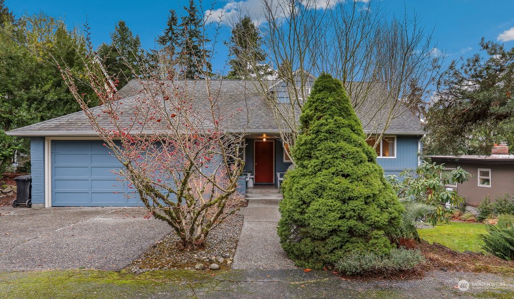 Photo of 2327 NE 91st Street, Seattle, WA 98115 (MLS # 2189569)