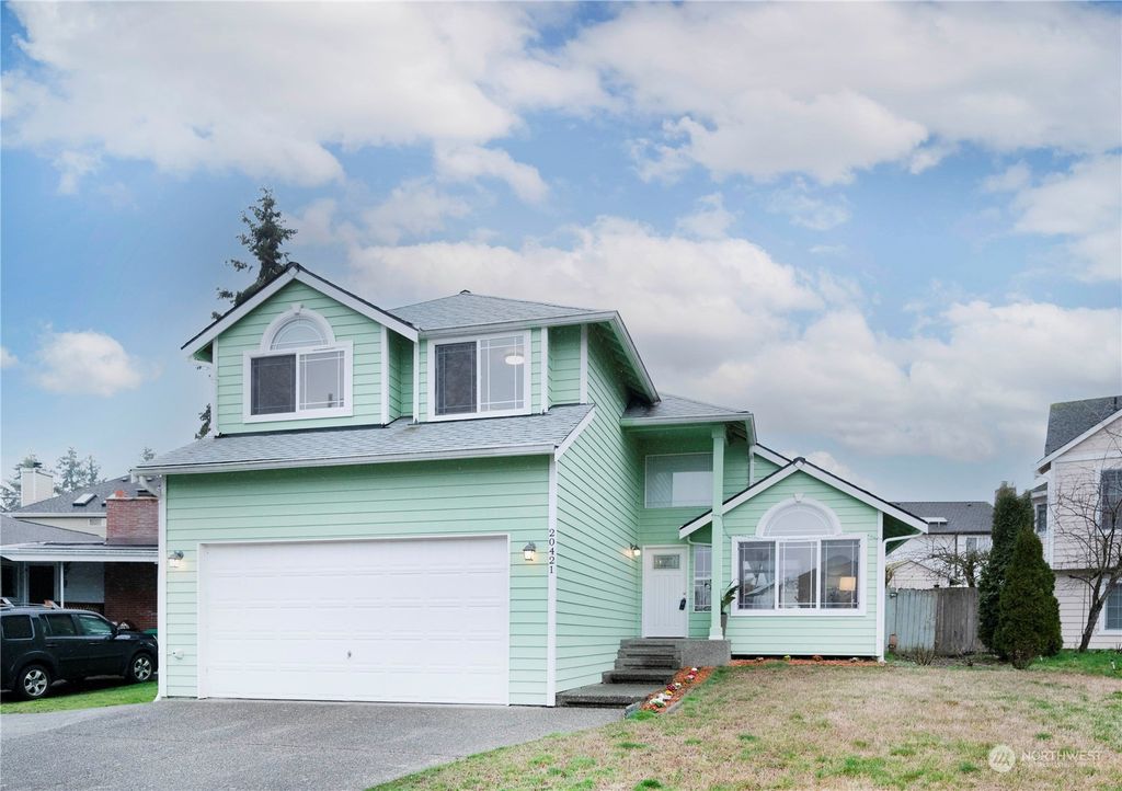 Photo of 20421 24th Avenue W, Lynnwood, WA 98036 (MLS # 2035841)