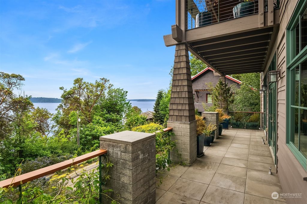 Photo of 10460 47th Avenue SW, Seattle, WA 98146 (MLS # 2269457)