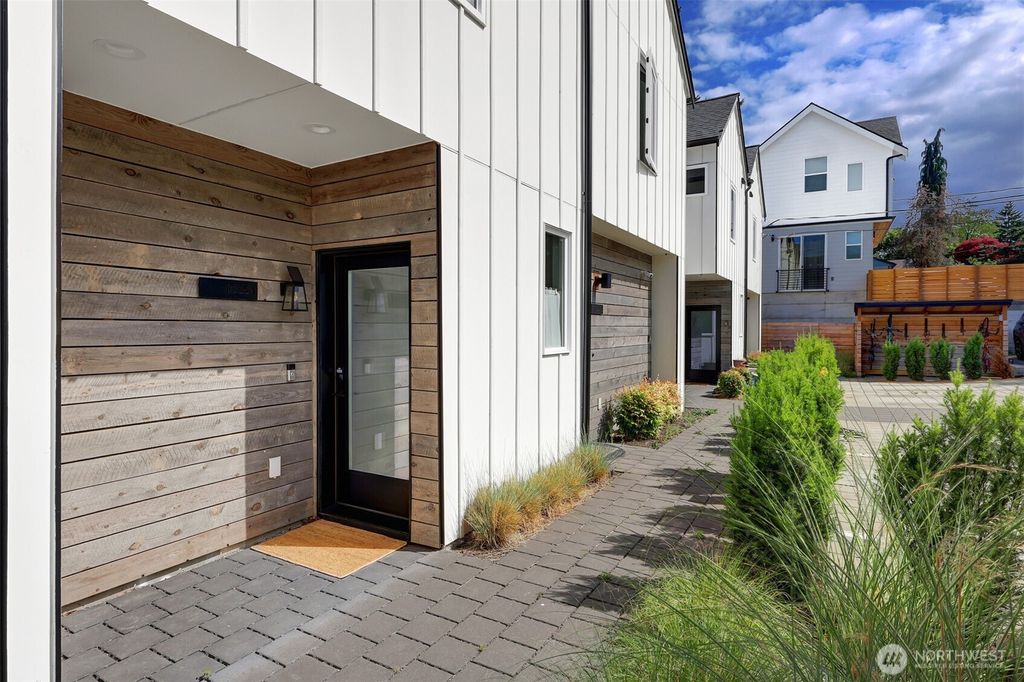 Photo of 10354 Wallingford Avenue N, Seattle, WA 98133 (MLS # 2429232)