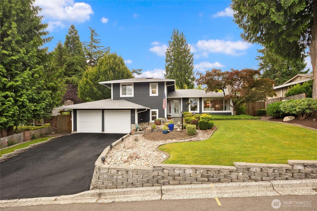 Photo of 12619 SE 75th Street, Newcastle, WA 98056 (MLS # 2559988)