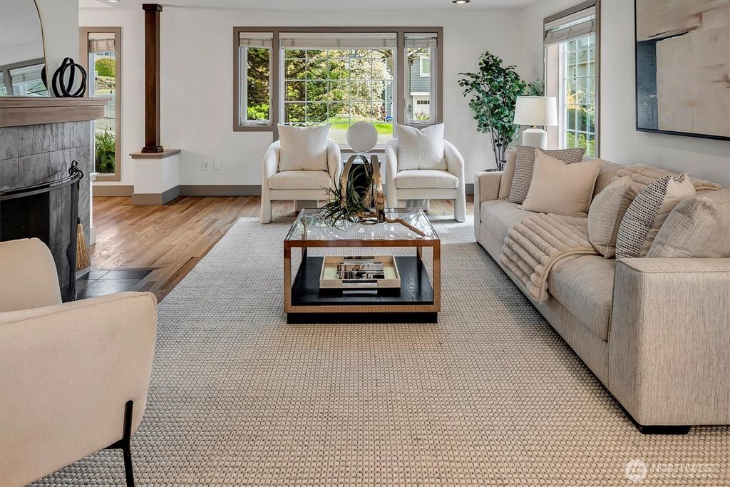 Photo of 1511 106th Avenue NE, Bellevue, WA 98004 (MLS # 2328065)