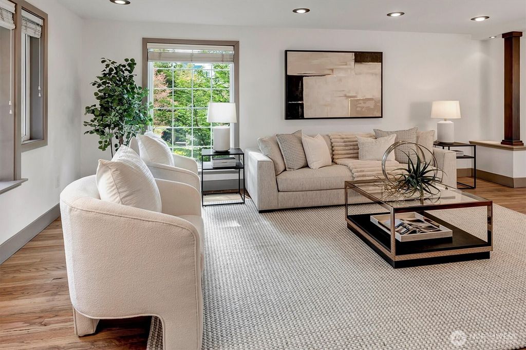 Photo of 1511 106th Avenue NE, Bellevue, WA 98004 (MLS # 2328065)