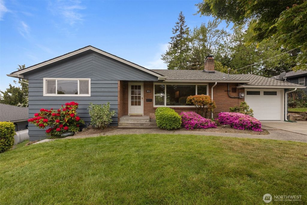 Photo of 3811 SW 105th Street, Seattle, WA 98146 (MLS # 2377367)