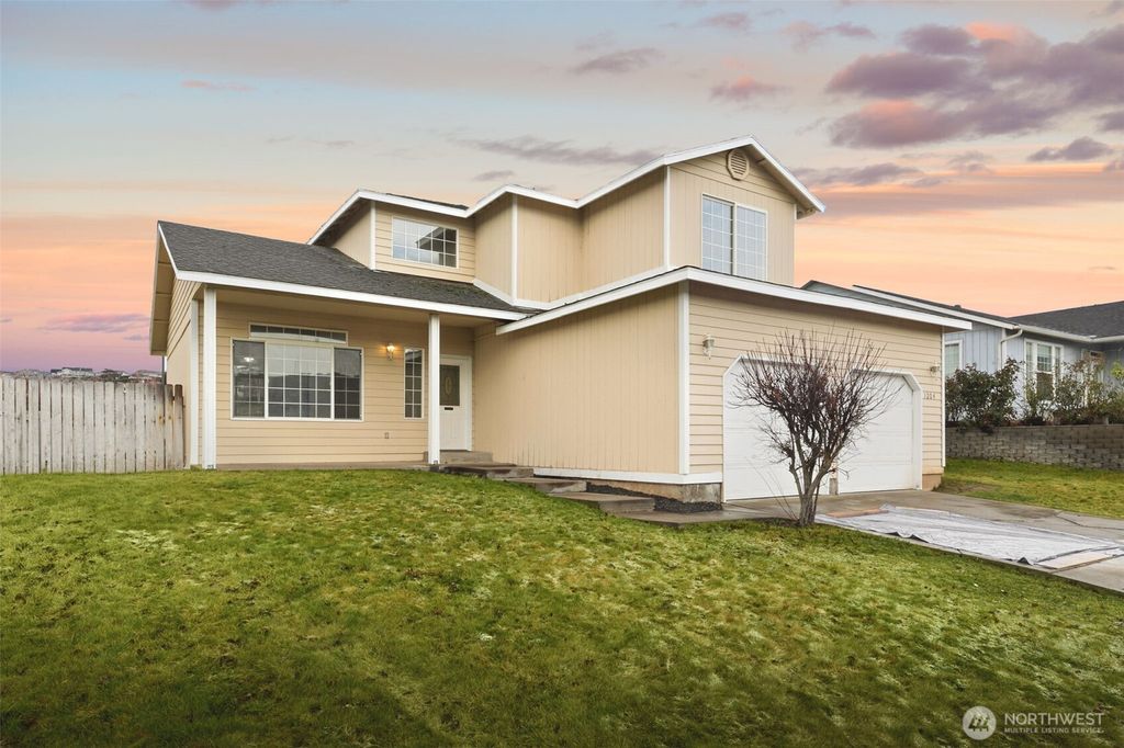 Photo of 1204 W Home Avenue, Selah, WA 98942 (MLS # 2467530)