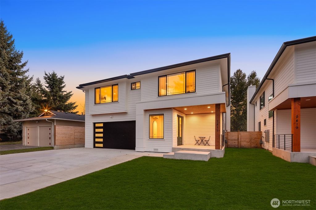 Photo of 2411 SW 346th Street, Federal Way, WA 98023 (MLS # 2448027)
