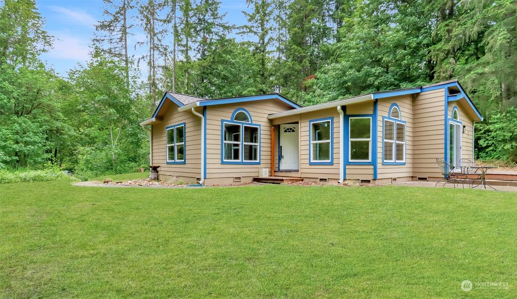 Photo of 17105 SE 354th Place, Auburn, WA 98092 (MLS # 2251548)