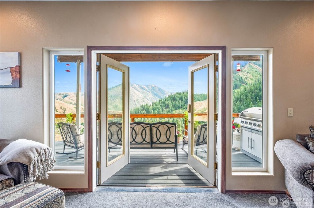 Photo of 9505 Plateau Road, Cashmere, WA 98815 (MLS # 2503427)