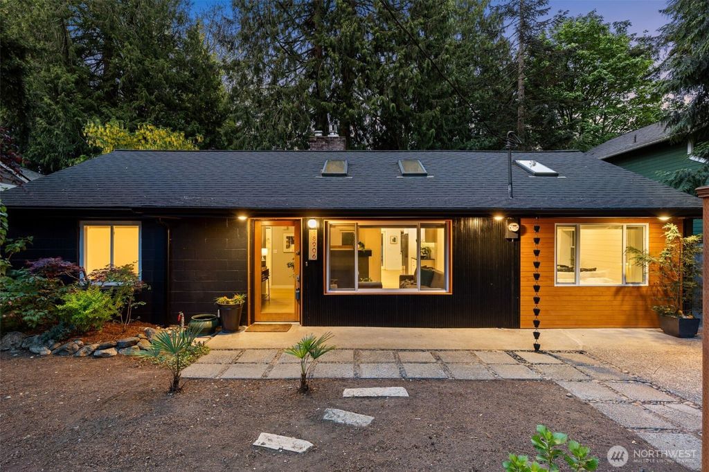 Photo of 18906 32nd Avenue NE, Lake Forest Park, WA 98155 (MLS # 2386104)