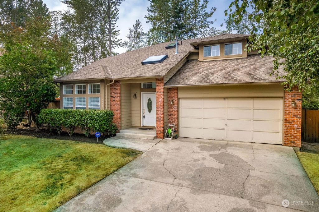 Photo of 1238 SW 318th Street, Federal Way, WA 98023 (MLS # 1996362)