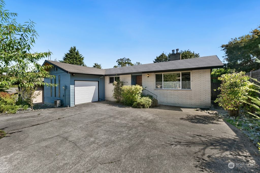 Photo of 11424 61st Avenue S, Seattle, WA 98178 (MLS # 2280000)