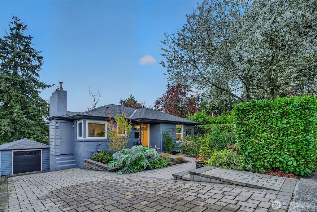 Photo of 3711 31st Avenue W, Seattle, WA 98199 (MLS # 2497140)