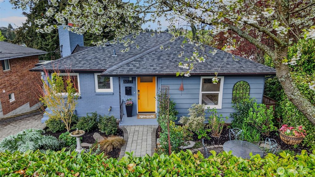 Photo of 3711 31st Avenue W, Seattle, WA 98199 (MLS # 2497140)