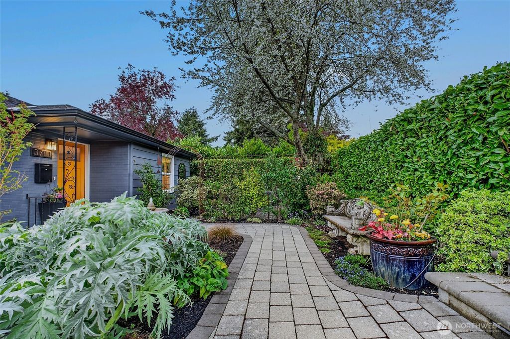 Photo of 3711 31st Avenue W, Seattle, WA 98199 (MLS # 2497140)