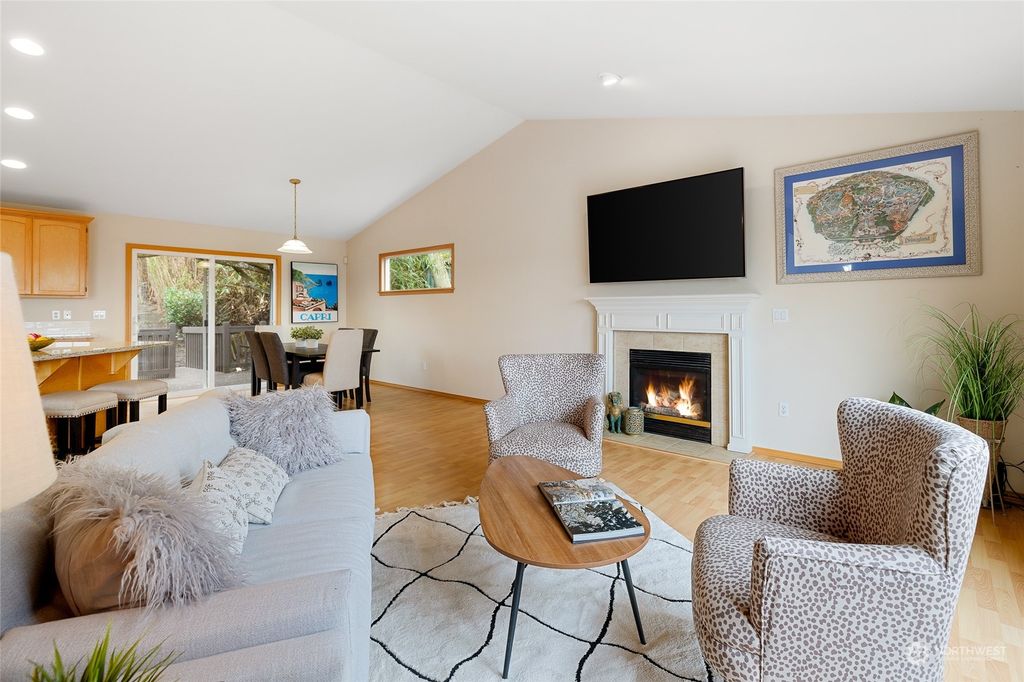 Photo of 4950 S 114th Street, Tukwila, WA 98178 (MLS # 2196857)